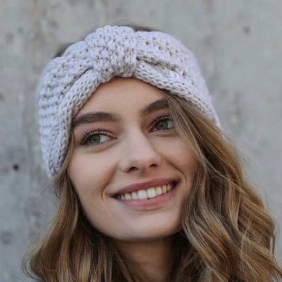 Very Warm and Cute Knit Headband - Picture 3 of 4